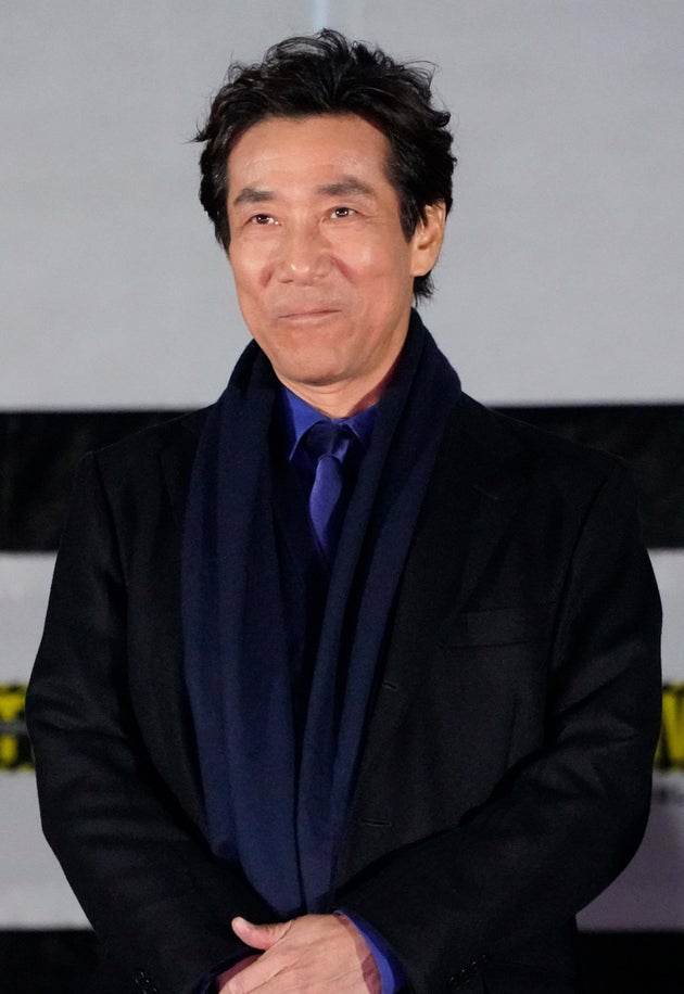 「岸谷五朗さんまでもが…」まさかのポーズにSNSクギ付け「わぁ」「そうそうたる俳優さんたちが…」「ビックリ」