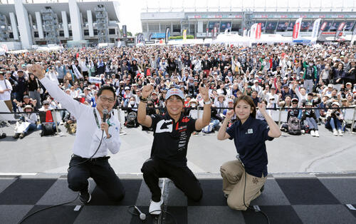 インカム故障パニックの裏話など…スーパーフォーミュラにWRCの勝田貴元が来場