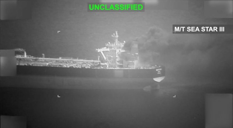 米FA18によるイランタンカー攻撃、どのように行われたのか？　煙突に精密誘導弾を撃ち込み航行不能に　