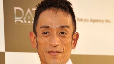 クリス松村、見事なガーデニングで自宅が「クリス薔薇園」に⇨咲き誇る花々に「素晴らしい」「美の共演」の声