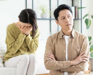 「モラハラ夫になる可能性が高い」男性の特徴 エリートタイプなど