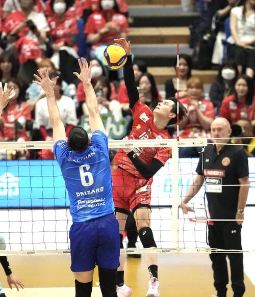 【バレー】高橋兄弟の躍動でサントリーが先勝　藍「勢いが欲しい場面、貢献できた」連覇王手
