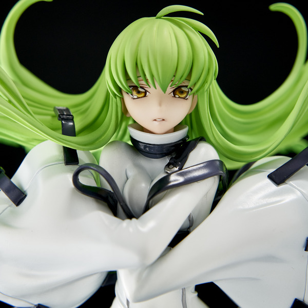 拘束着、可憐な水着姿、どちらのC.C.も捨てがたい… 「コードギアス」C.C.のボディラインが美しいフィギュア2種が再販！