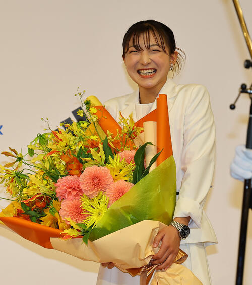 坂本花織、メッセージカードや結婚発表ににじむ人柄…らしさを詰め込んだ引退会見