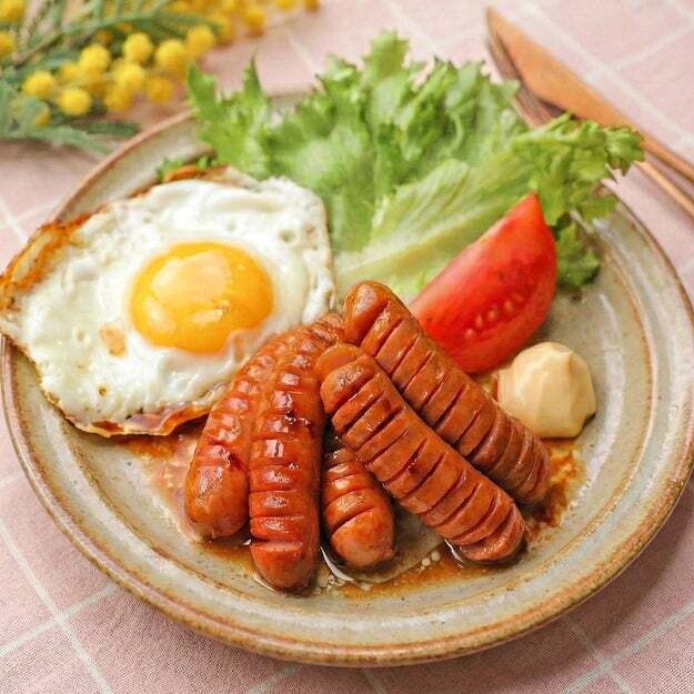 【ウインナーはこんなにアレンジできる】バターにんにくやホイル焼きで楽しむ簡単レシピ3選