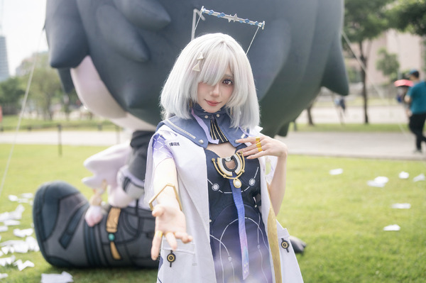 【コスプレ】大きな瞳に吸い込まれそう…！台湾美女の『鳴潮』モーニエの微笑みに思わずドキッとしてしまった【写真6枚】