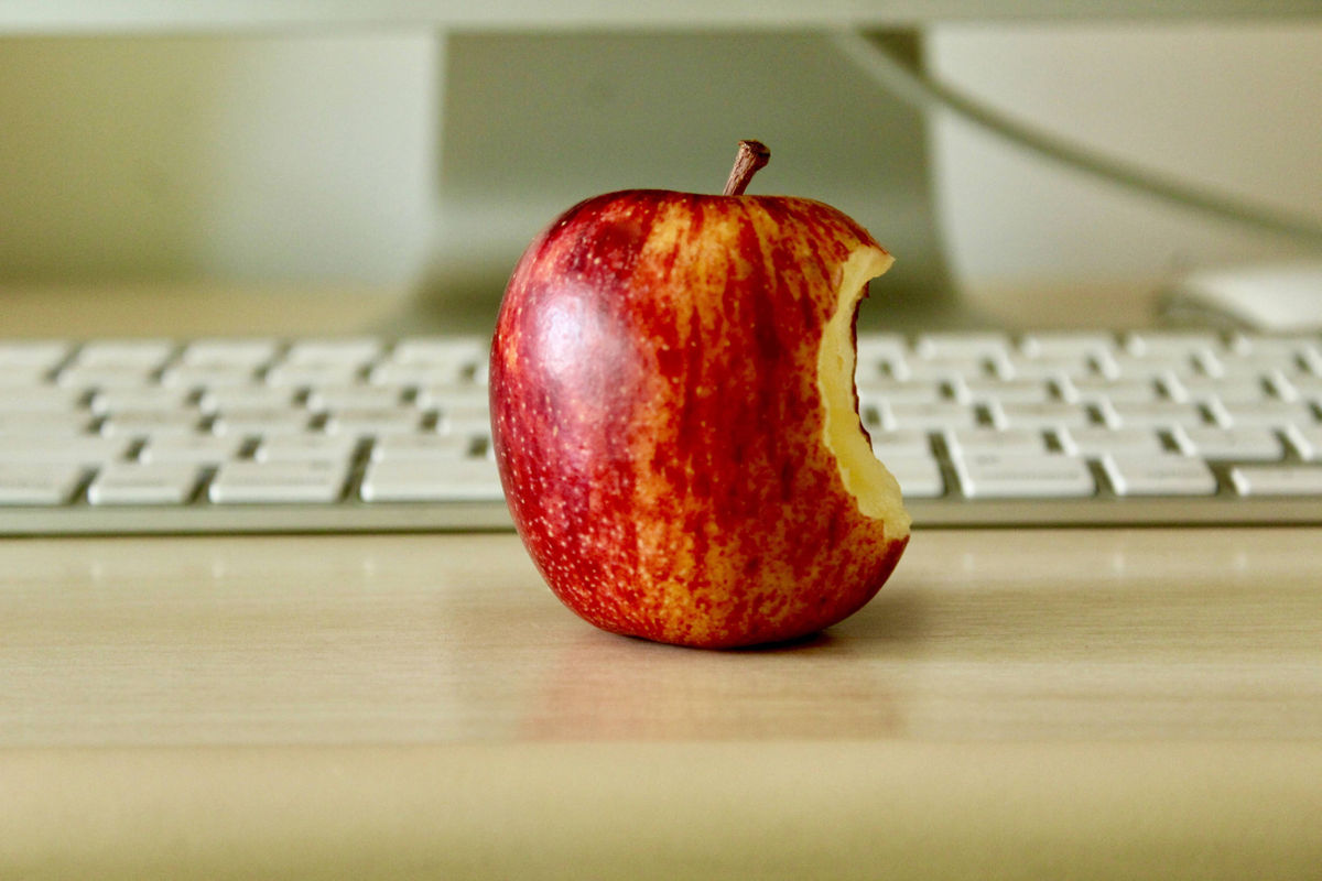 AppleのM5チップのMIEがAI支援のカーネル攻撃コードで回避される、メモリ破損防御を突破した初の公開事例