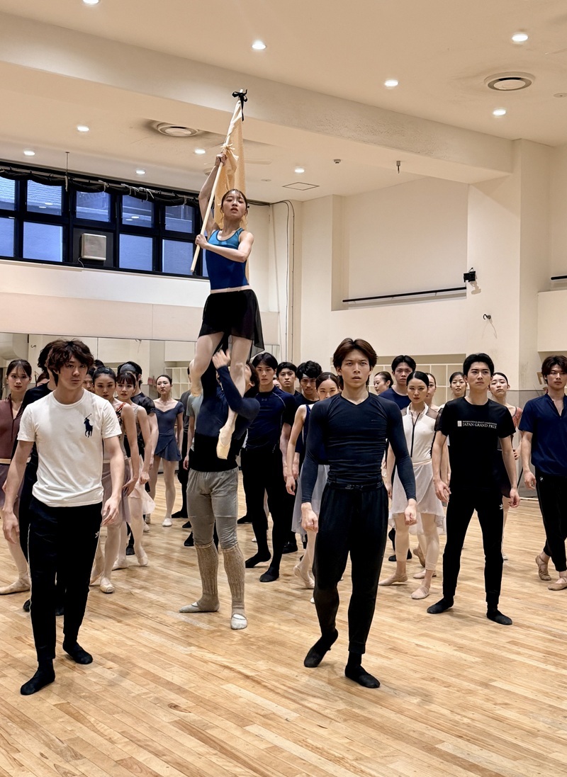 未曽有の新作は、どんな熱狂に包まれるだろうか　K-BALLET TOKYO Spring Tour 2026『パリの炎』公開リハーサルをレポート　