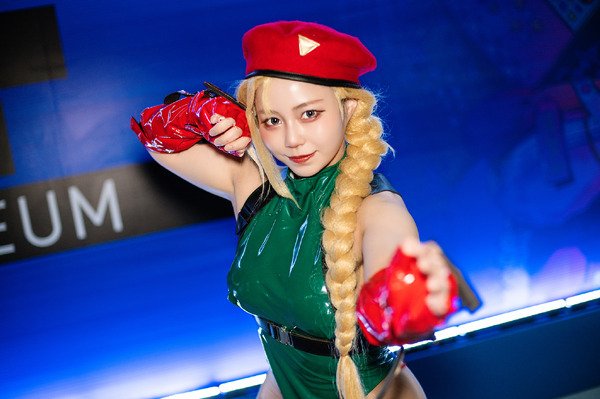 【コスプレ】スタイルが完璧なキャミィ、網タイツのジュリら女性格闘家の肉体美を見よ！「EVO Japan 2026」美女レイヤー7選【写真29枚】