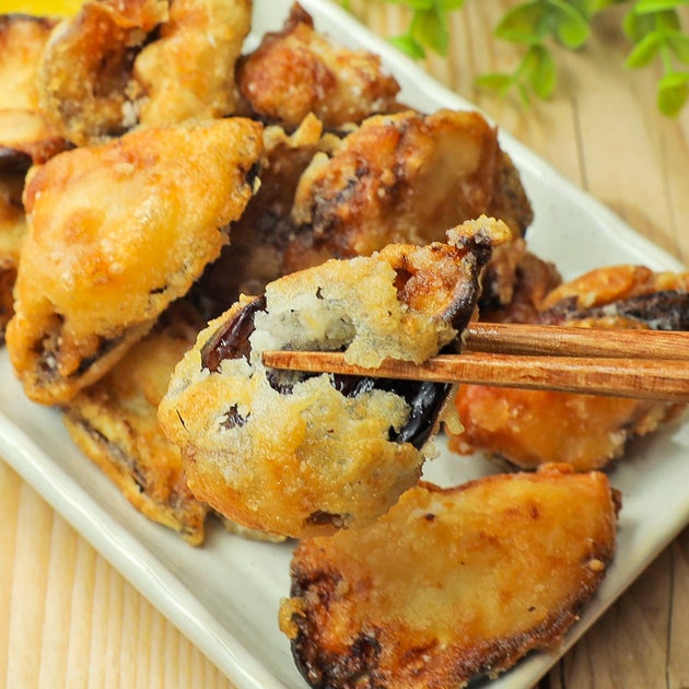 【なす、手でちぎったら別物】ウチでは鶏肉より人気！あの調味料で作るカリとろ「なすの唐揚げ」レシピ