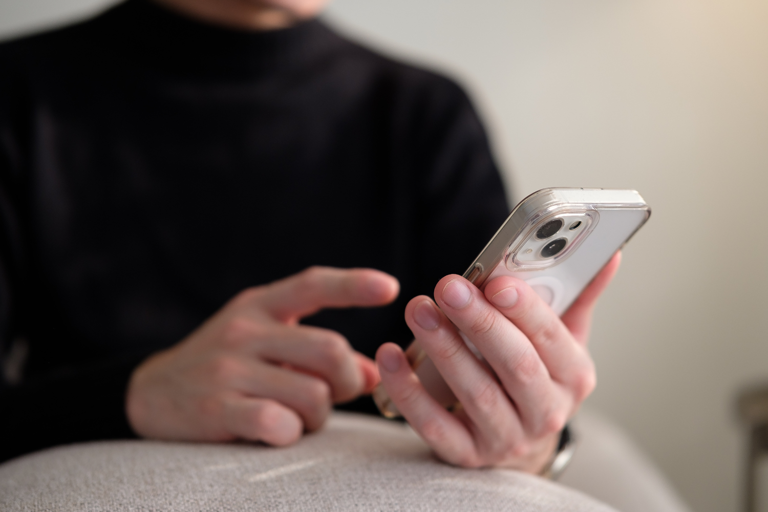スマホを「完全にやめない」デジタルデトックス。脳を癒やす超簡単な3つの習慣