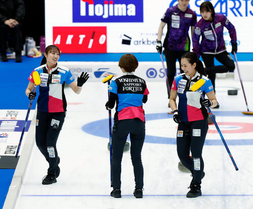 【カーリング】五輪出場フォルティウス第６Ｅ　吉村の最終投が狙いどおり決まらず２点献上４―７