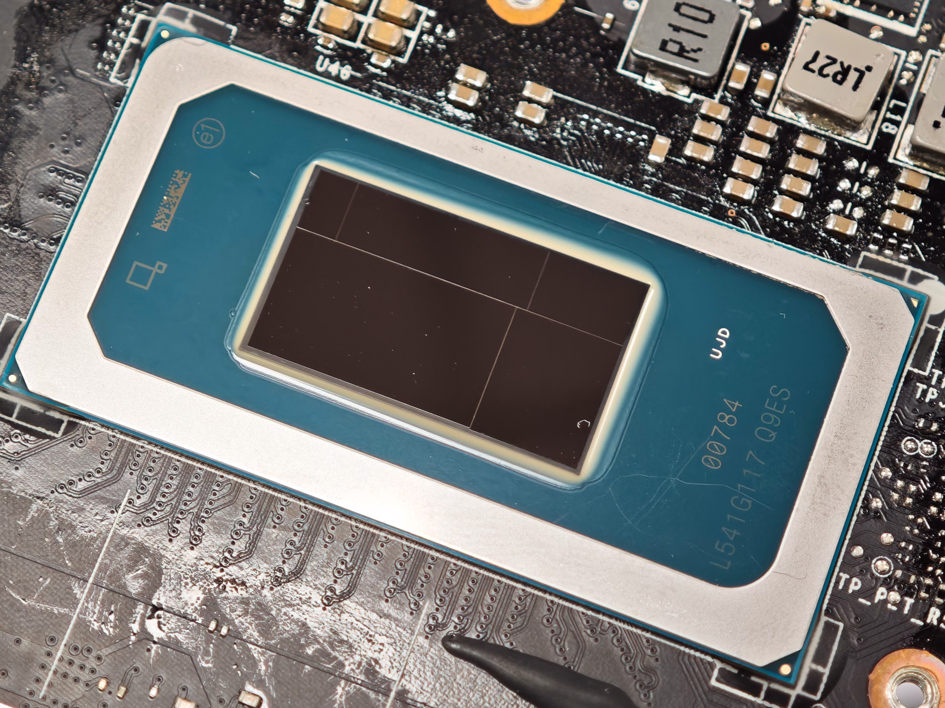 Intel、携帯ゲーム機向け新SoC「Arc G3」。前世代よりも長時間駆動かつ高性能に