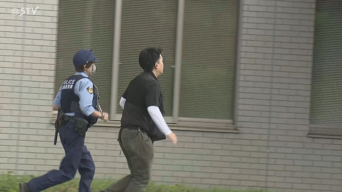 旭川地裁の内田梨瑚被告の判決後に男侵入「死刑やろうが」叫び暴れる