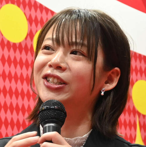 高木菜那さん、おすし堪能する姿に「可愛い過ぎやろ」「笑顔が素敵」「もりもり食べて」