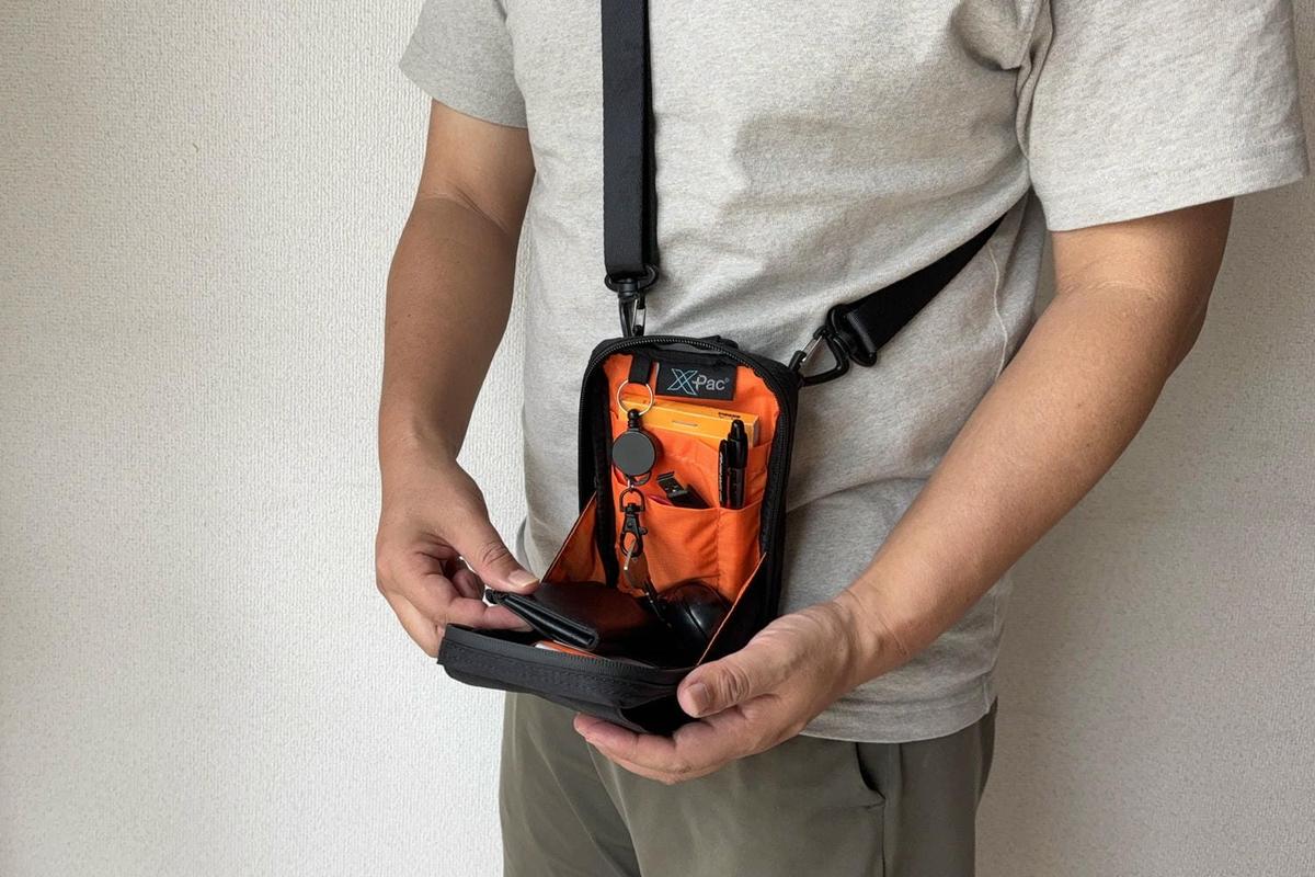 ポケット以上バッグ未満を埋める。香港発185gのスマートポーチ
