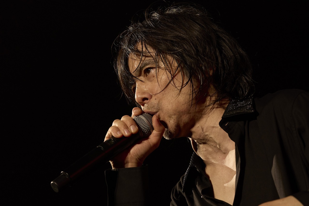 宮本浩次のこれまでの音楽人生も浮き彫りになったバースデイライブ『60周年記念公演 さあ、ドーンと行くぜ！』レポート
