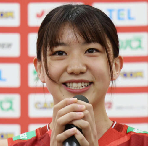 【バレー】野中瑠衣ミニ丈ワンピ姿　結婚式お呼ばれコーデ反響「エレガント」「スタイル良すぎ」