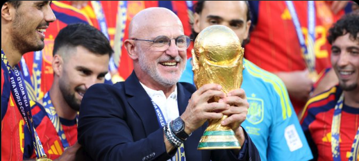 史上最年長のW杯優勝監督となったデ・ラ・フエンテ「この世代の選手たちを心から誇りに思う」