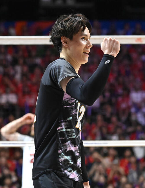【バレー】高橋藍「リズムも、勢いも、雰囲気も変えてくれた」途中出場メンバーに感謝