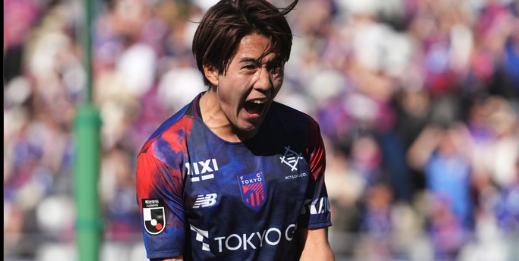 “名門”バレンシア加入の19歳MF佐藤龍之介！　現地紙は「攻撃力向上に貢献することが期待される」