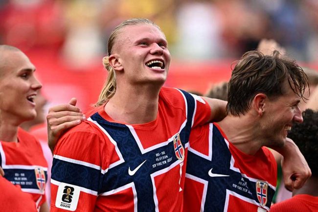 北中米W杯 怪物FWに激似とされるロシア人モデルが話題に