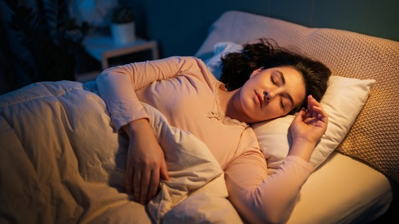 暑い季節にぐっすり眠るための8つの方法