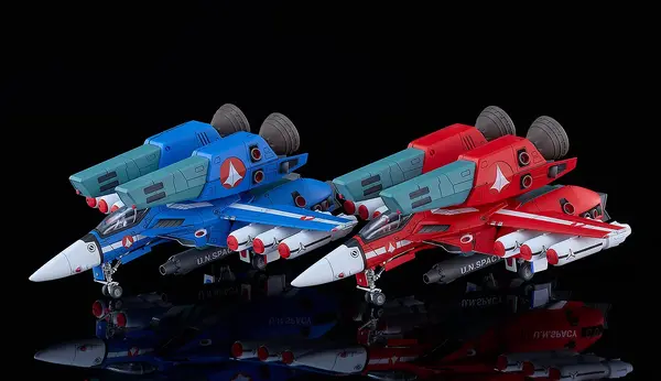 「超時空要塞マクロス」“銀河最強夫婦”の「VF-1Jファイターバルキリー」をセットでプラモ化！大気圏外仕様パイロットスーツフィギュアなど付属