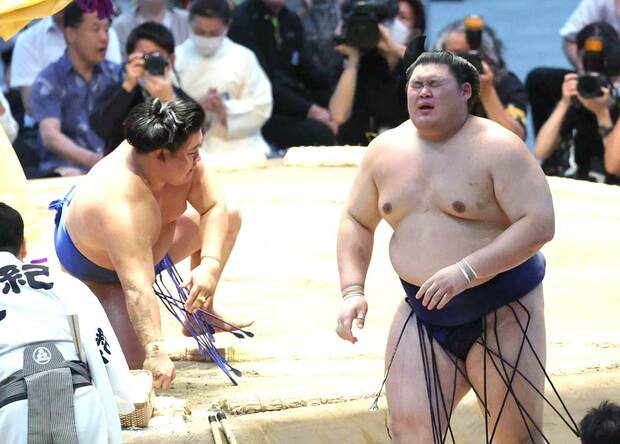 横綱・大の里が復帰場所で連敗発進、秀ノ山親方が2つの敗因を指摘