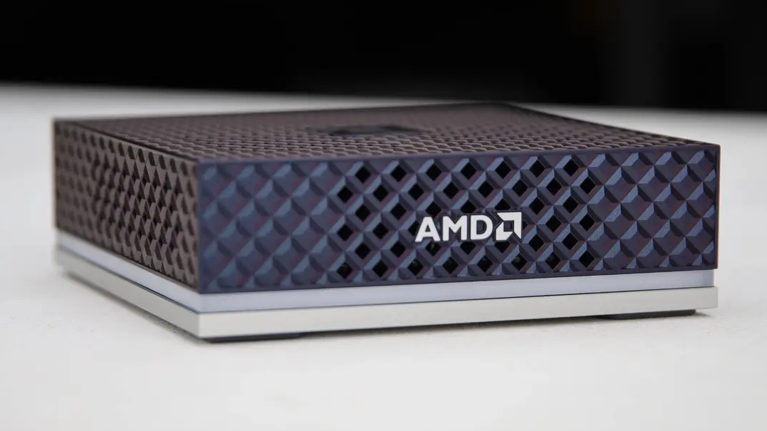 AMDのAI開発キット「Ryzen AI Halo」レビューがさっそく登場、約64万円で128GBの超大容量ユニファイドメモリ＆Zen 5CPU＆Radeon 8060S GPUを搭載した強力ミニワークステーション