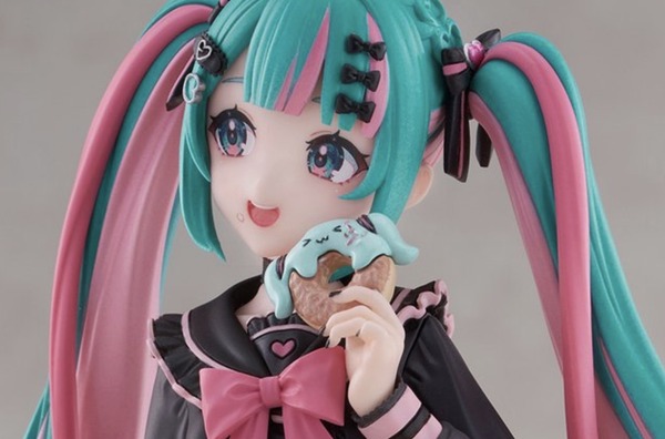 “「初音ミク」くじ”が2026年11月発売決定！学生制服姿のフィギュアを先行公開