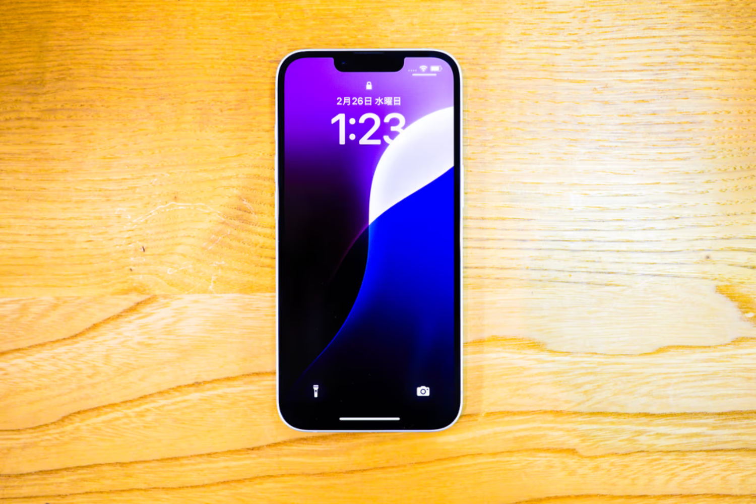 「iPhone16e」を編集部が実機レビュー。触ってわかった魅力、iPhone16との違いやカメラの性能