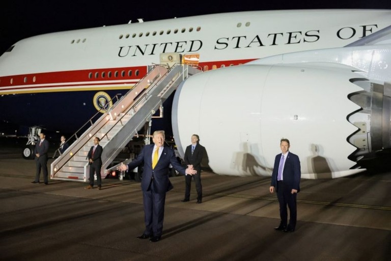 トランプ氏、安全上の懸念生じ旧型大統領専用機でトルコを出発　カタール寄贈の新型機に乗らず