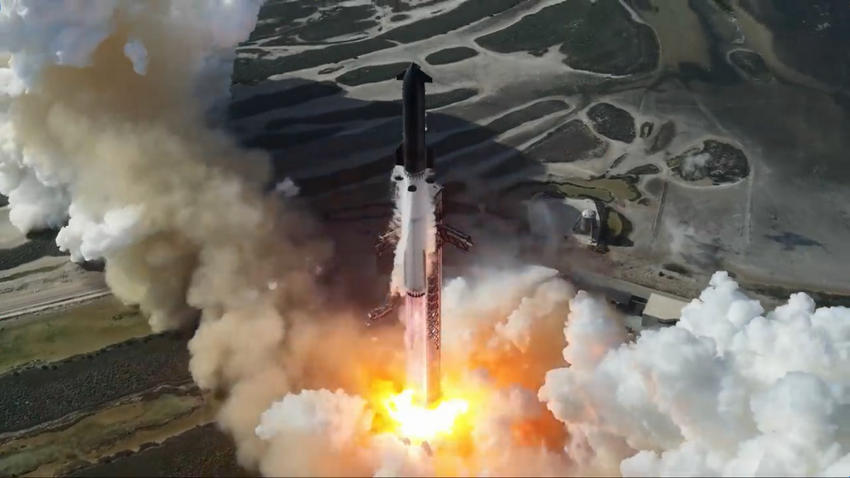 SpaceXのエンジニアたちが超大型ロケットStarshipの打ち上げに奔走する姿を捉えたドキュメンタリー「Critical Path」がYouTubeで公開中