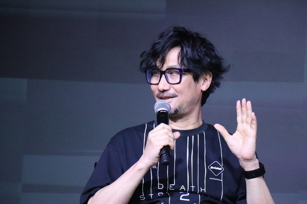 小島監督、人気テレビドラマ「VIVANT」にまさかの出演。トレードマークのメガネ＆髭なしで一見誰かわからない出で立ち―実はCGで調整されていた