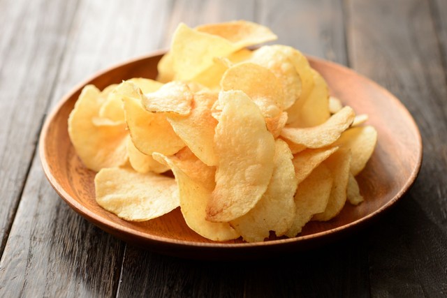 中国人の大富豪が勧める「ポテチの食べ方」が大バズり「うんまっ！」