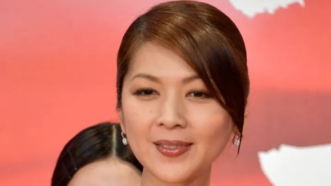 飯島直子、ニトリで買った“くるくるまわるタオル”を大絶賛「ストレスなくなった」⇒「使ってます」「初めて見た」と反響